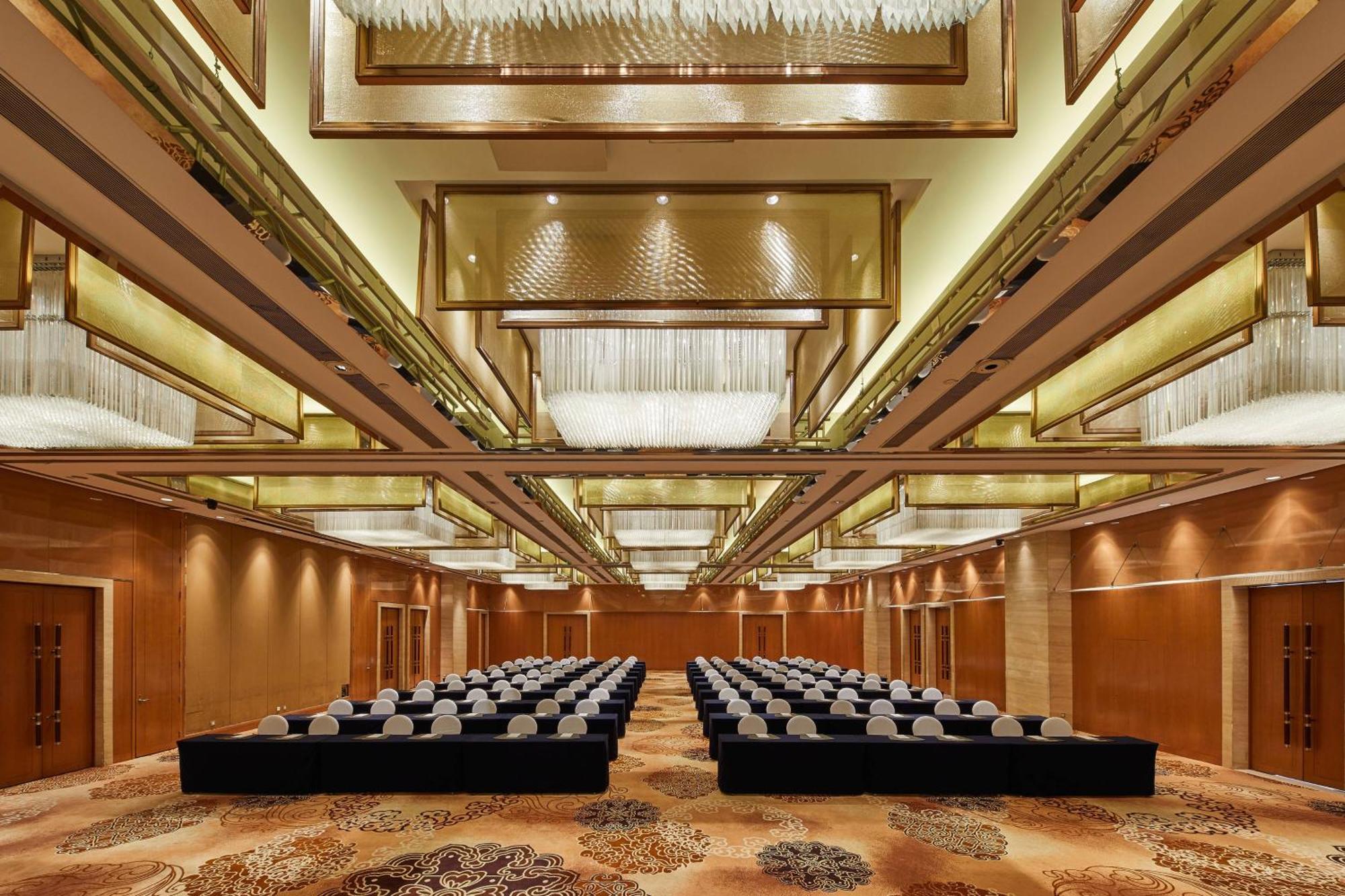 The Westin Nanjing Xuanwu Lake Exterior photo